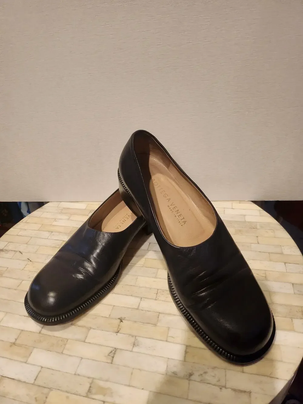 Bottega Veneta black leather shoes size 8